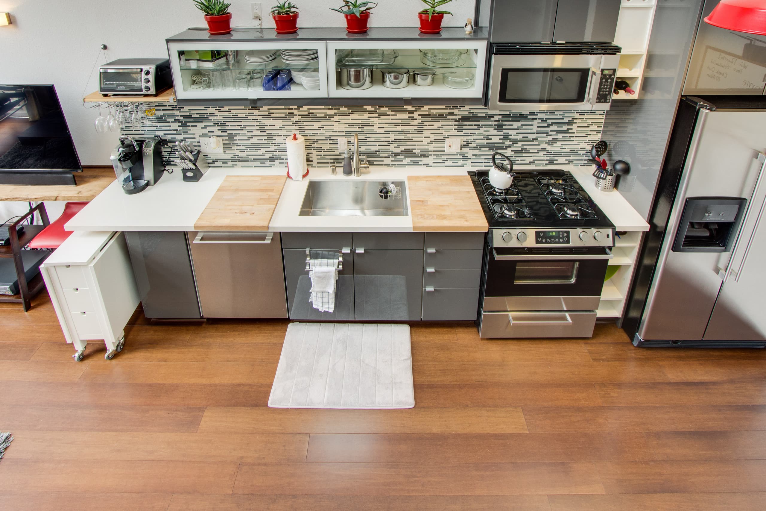 Home in San Francisco · ★4.91 · 2 bedrooms · 2 beds · 1 bath - Image 14