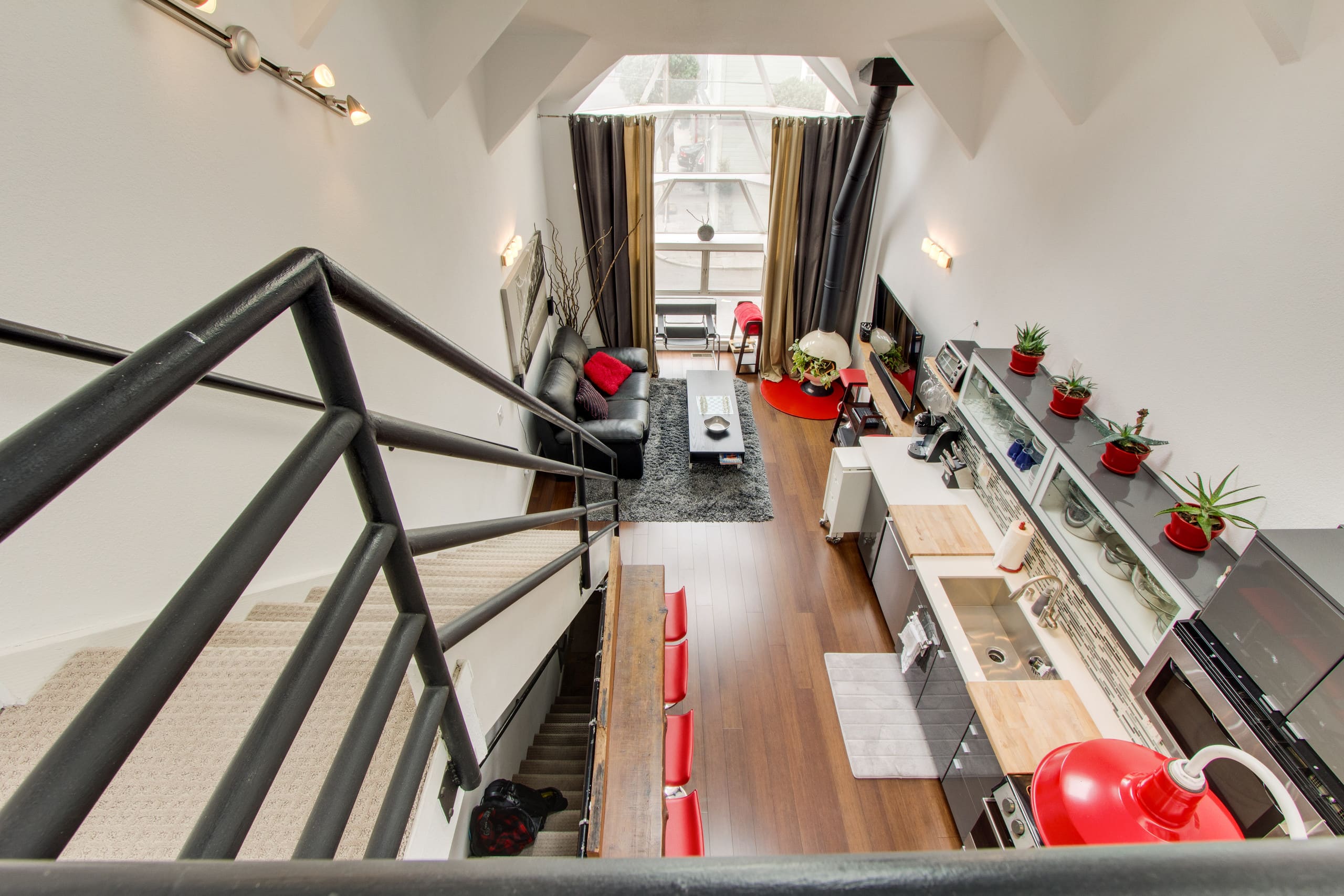 Home in San Francisco · ★4.91 · 2 bedrooms · 2 beds · 1 bath - Image 41