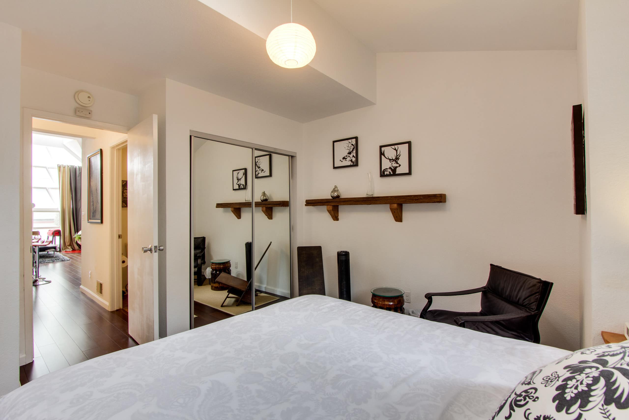 Home in San Francisco · ★4.91 · 2 bedrooms · 2 beds · 1 bath - Image 23