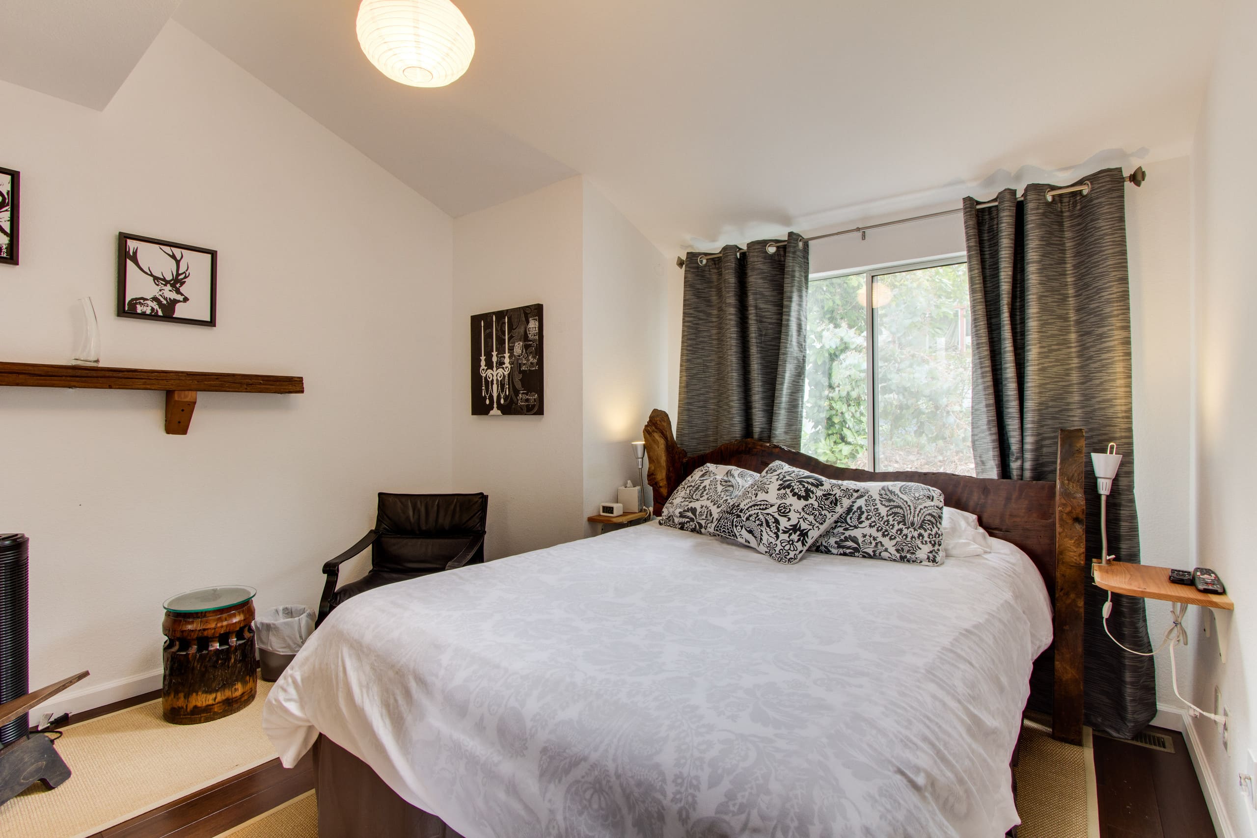 Home in San Francisco · ★4.91 · 2 bedrooms · 2 beds · 1 bath - Image 21