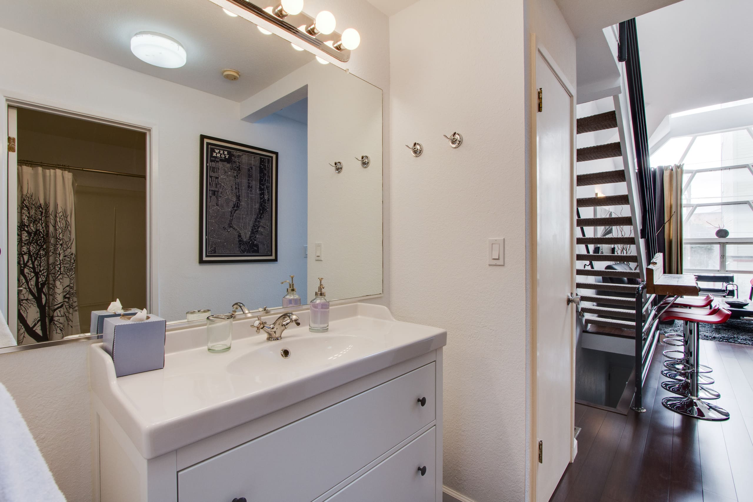 Home in San Francisco · ★4.91 · 2 bedrooms · 2 beds · 1 bath - Image 33