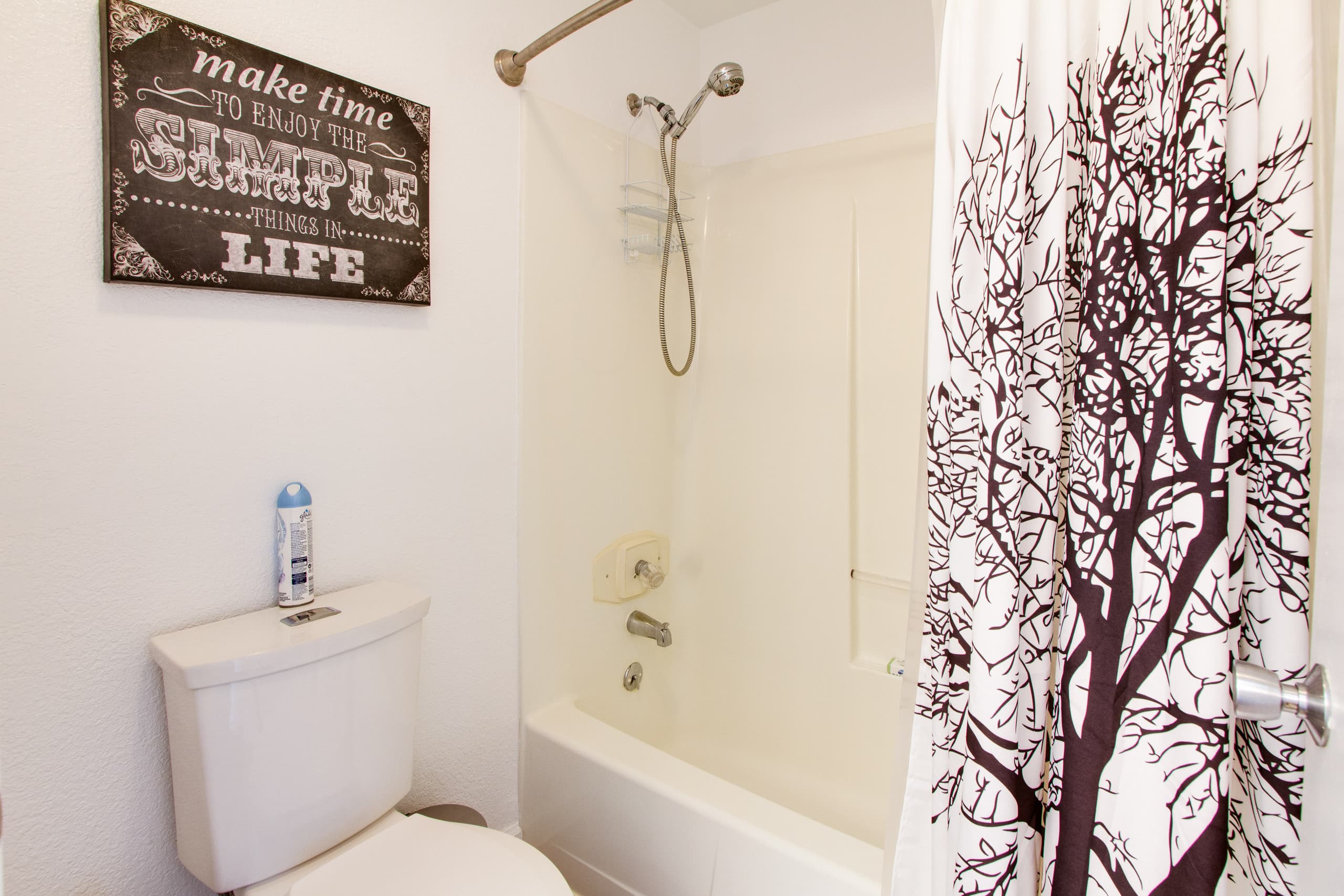 Home in San Francisco · ★4.91 · 2 bedrooms · 2 beds · 1 bath - Image 31