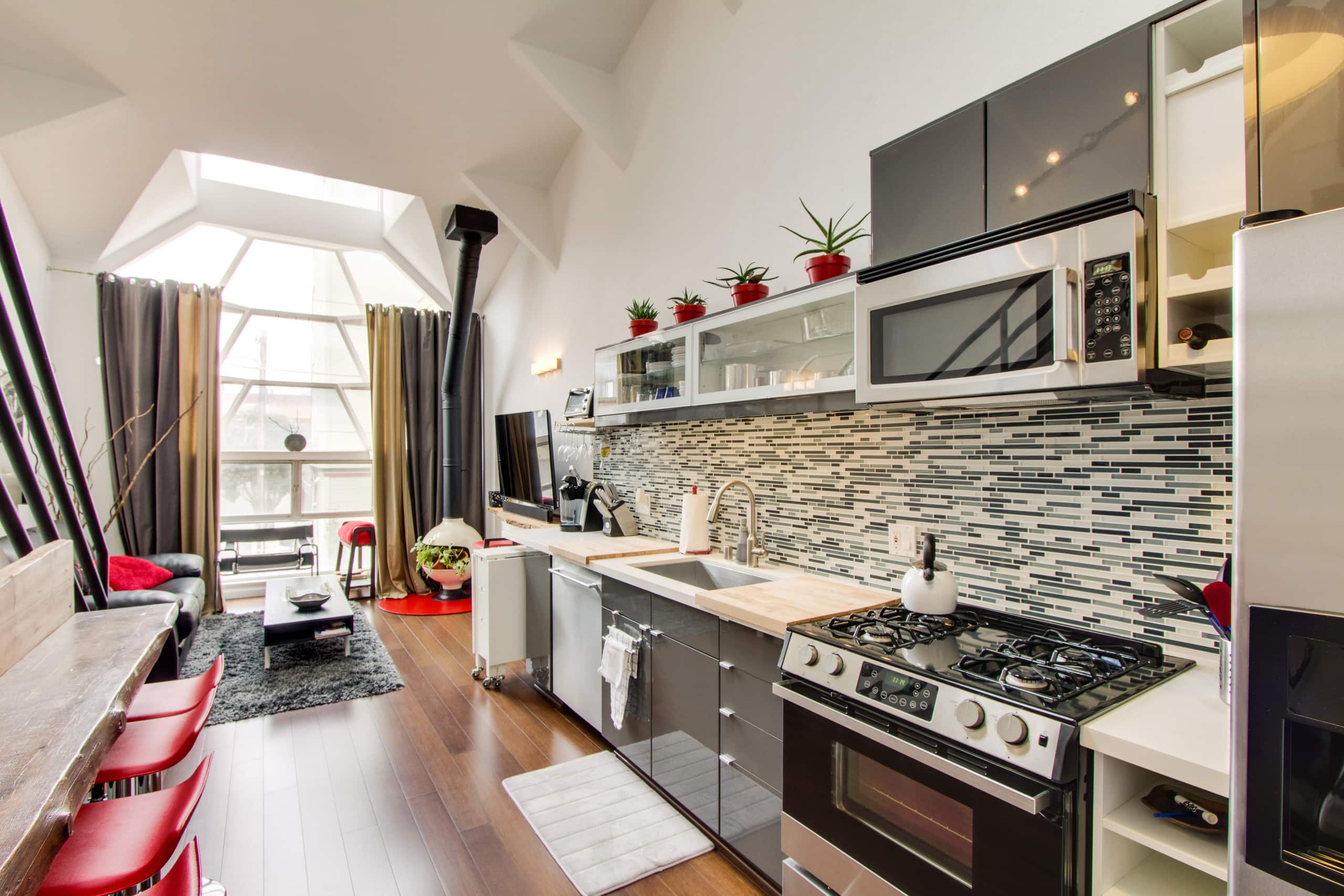 Home in San Francisco · ★4.91 · 2 bedrooms · 2 beds · 1 bath - Image 1