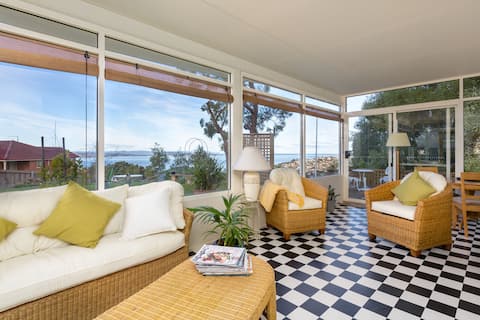 Entire Private s/c suite with water/ocean views