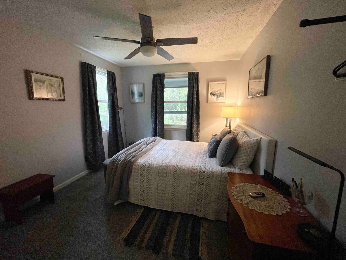 חדר שינה לאורחים חדר שינה
מלא מיטה