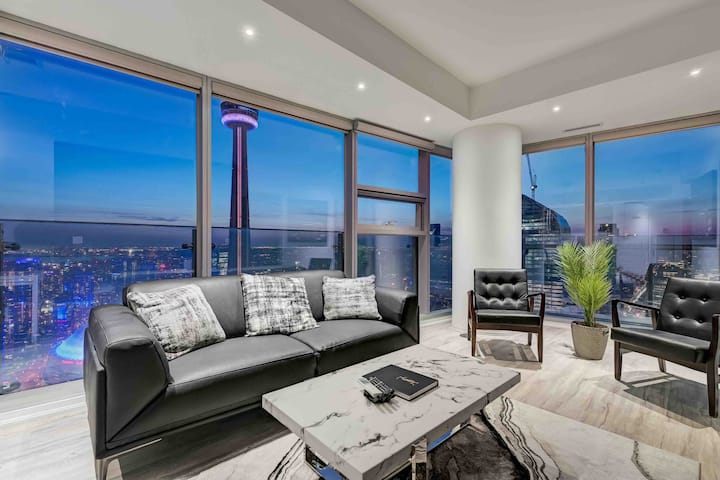 The Signature View of CN Tower in Downtown Toronto - Condominiums for Rent  in Toronto, Ontario, Canada - Airbnb