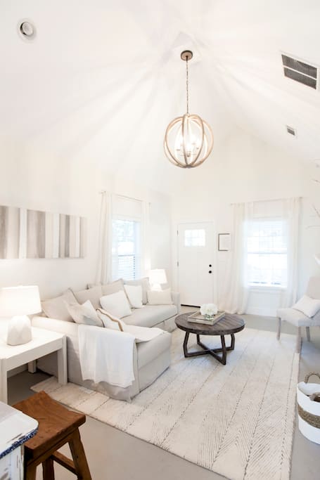 Living room/open floor plan
