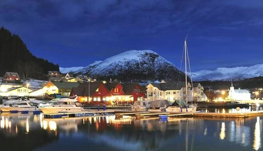 Wow view: Mountains, the sea, in center +130 sq.m.