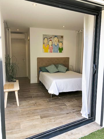 Chambre indépendante dans maison d'architecte