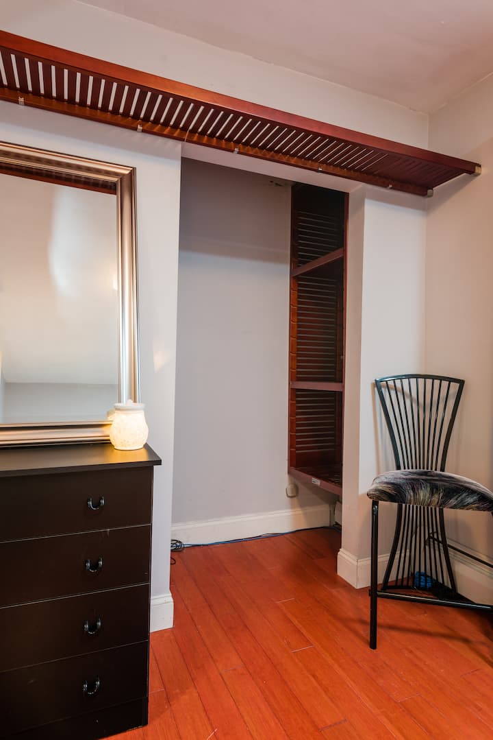 Almacenamiento adicional en el segundo dormitorio. 