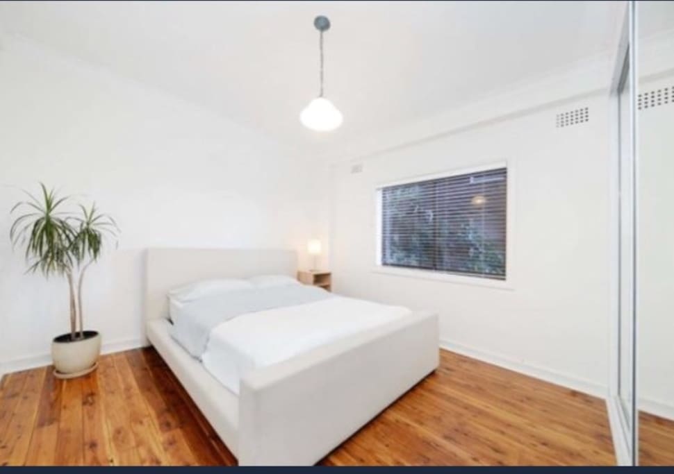Freshly renovated & painted mainbedroom. Whole apartment looks to garden,no noise from road.