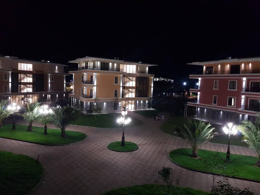 DreamLand Apartment in Oasis Chakvi