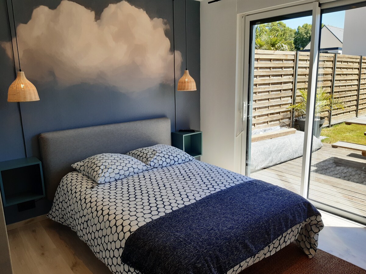 ห้องนอน "1" อยู่ชั้นล่าง