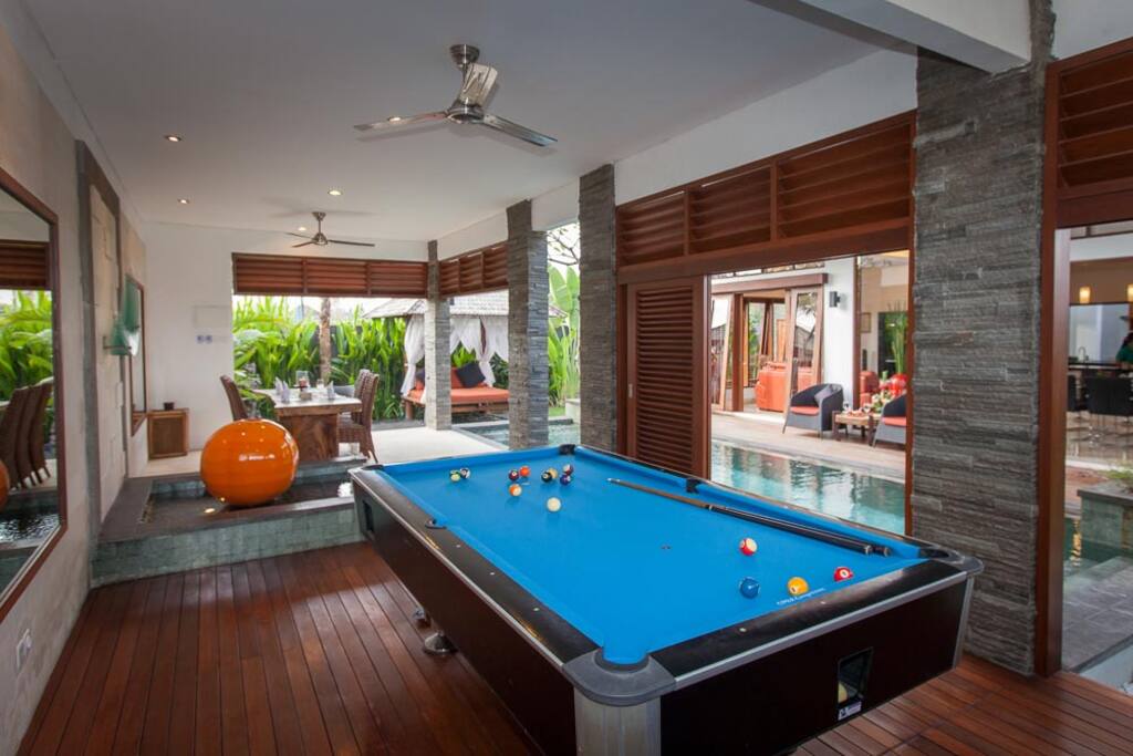 Pool table
