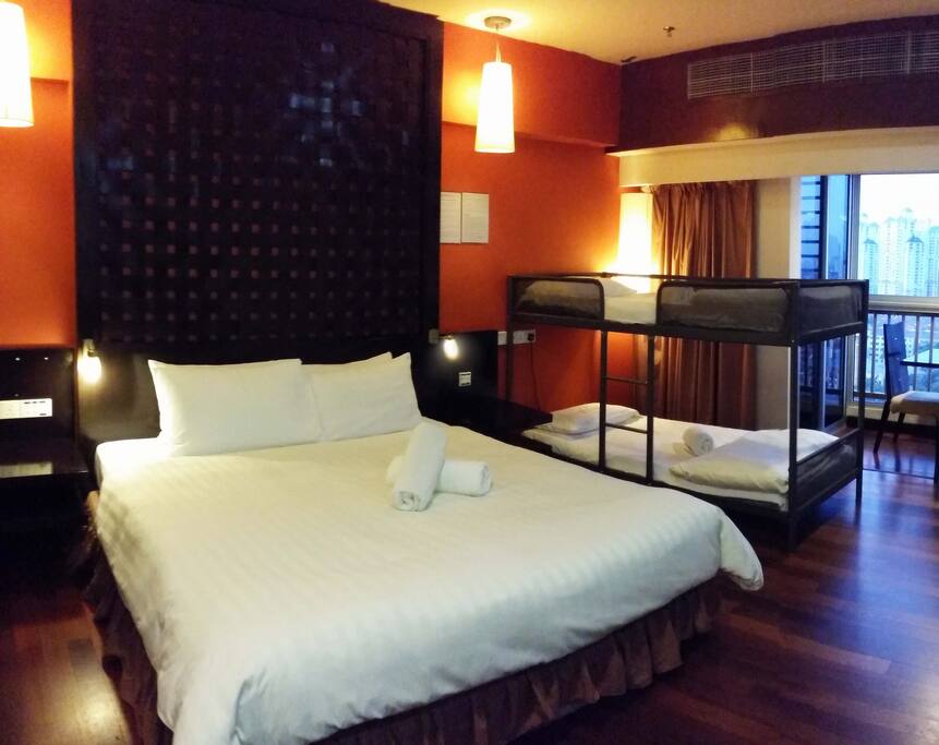 Deluxe King Studio with Bunk Bed