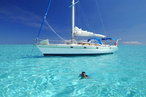 Mini Sailing Huahine Lagoon Cruise
