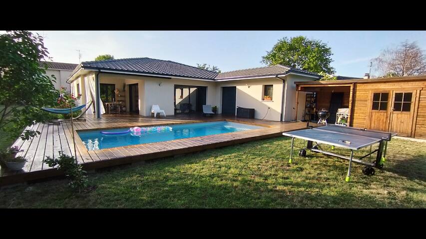 *L’élégante* Maison-climatisée-piscine chauffée gallery image 2