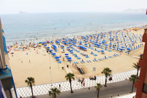 Successful Airbnb property: NEW-FIRST LINE BEACH LEVANTE-OPTICAL FIBER in Benidorm