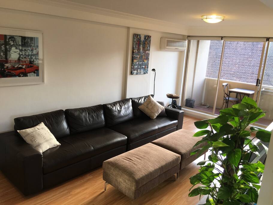 Gorgeous King Furniture leather couch.