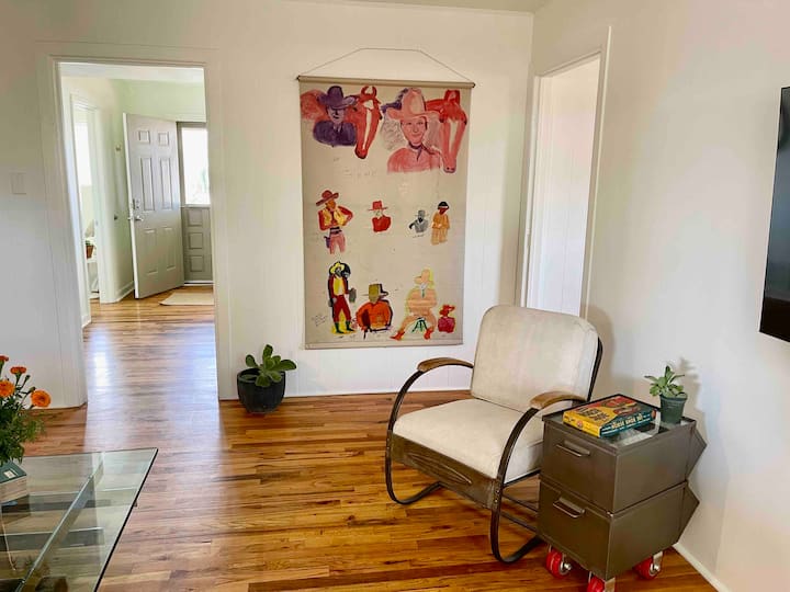 Highland House ~ Prime Location - Marfa, TX