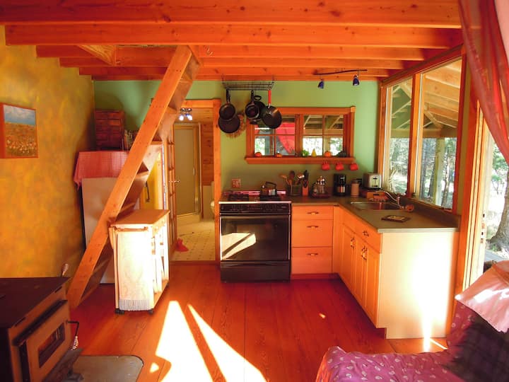 Galiano Island Eagles Nest Retreat Cabin Private Cabins for Rent in