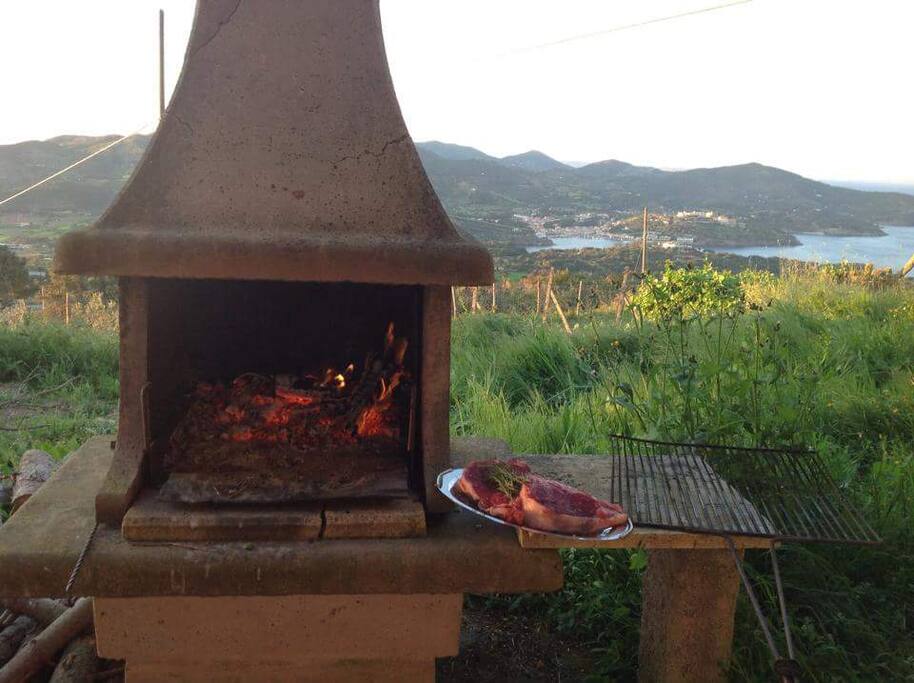 Caminetto con vista su Porto Azzurro / BBQ with view on Porto Azzurro
