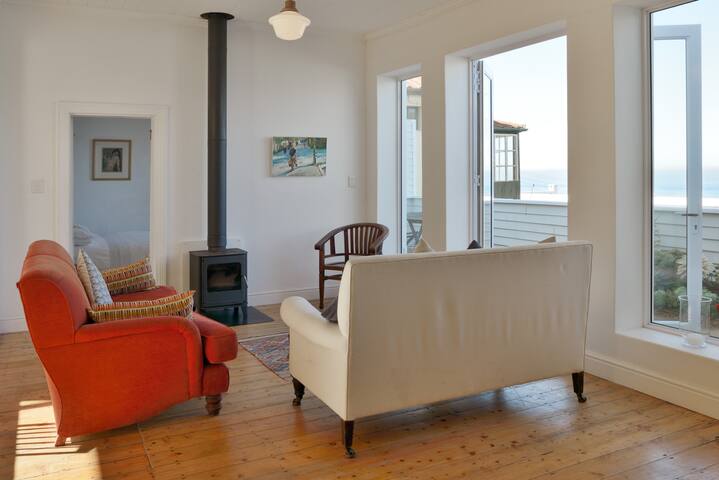 “Sanctuary” Sea-side cottage gallery image 5