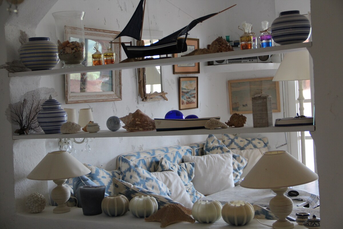 Top performing Airbnb: sea view apartment with terrace in Rayol Canadel Sur Mer