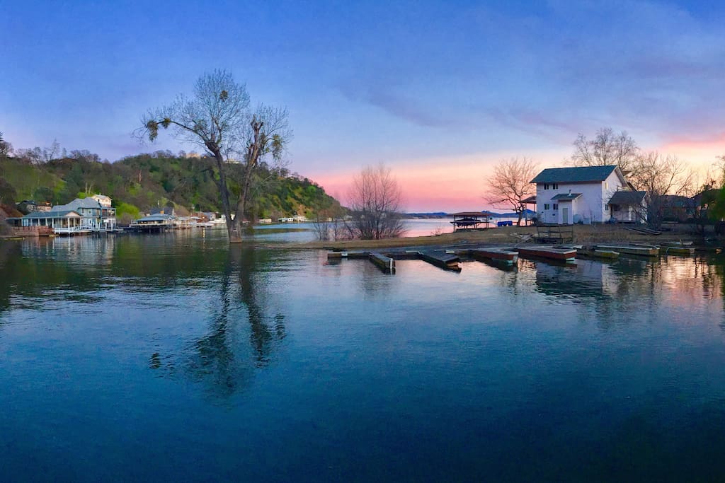 Lakefront Vacation Home w/ Dock & Game room. Houses for Rent in