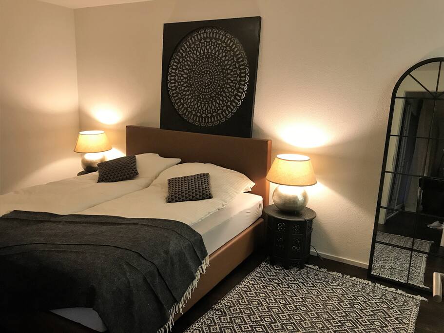 Bedroom with bath en-suite