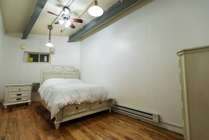 MODERN 3 BEDROOM APT IN THE HEART OF BROOKLYN gallery image 5