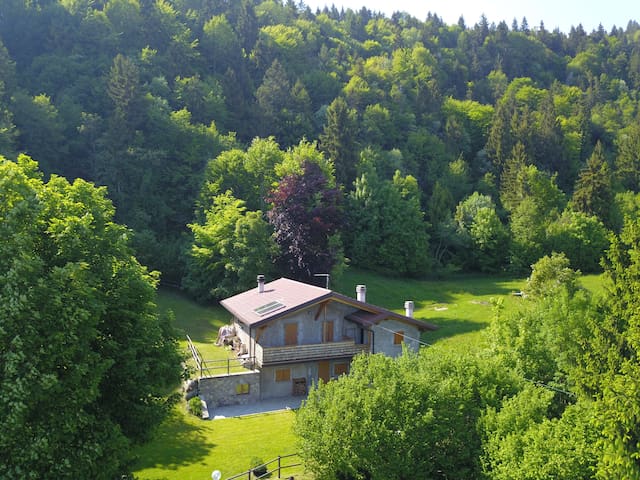 Walking’s House Mountain Lake Iseo Hospitality