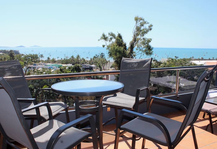 CENTRAL AIRLIE - Beautiful Ocean Views