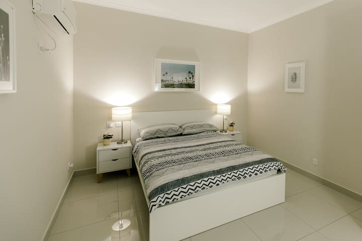 غرفة النوم الرئيسية