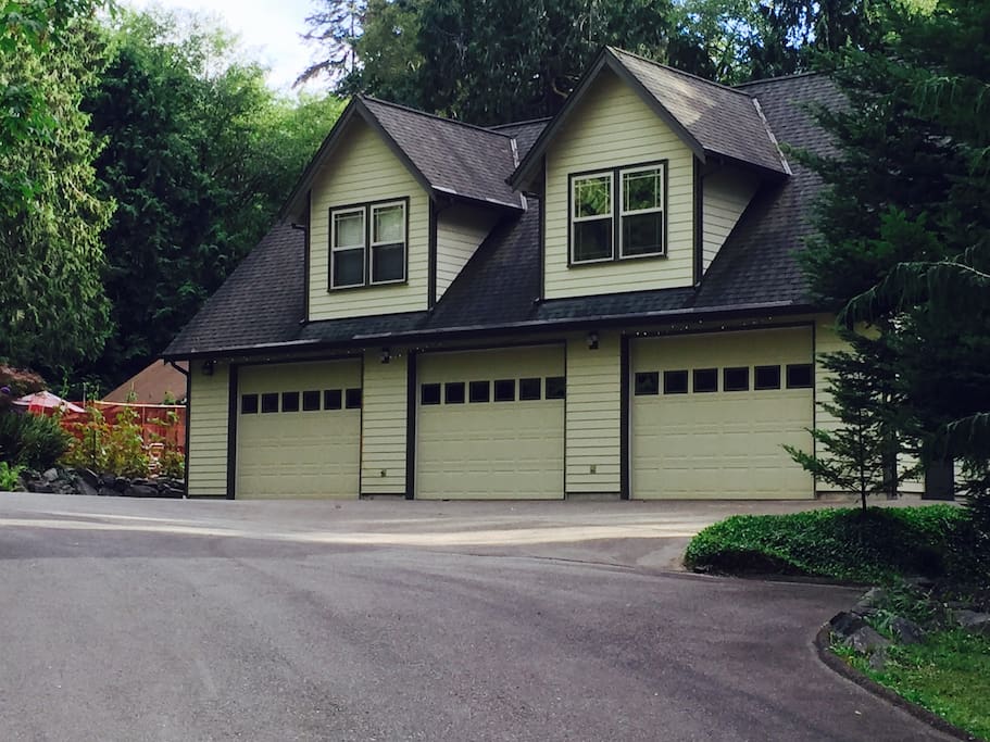 The apartment is located above this large garage we use to store boats and other large items. If you wish to bring small rowboats, kayaks, bikes, motorcycles, ATVs, etc. you can store them here!