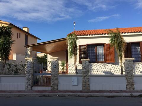 Modern Villa 2 minutes from seaside