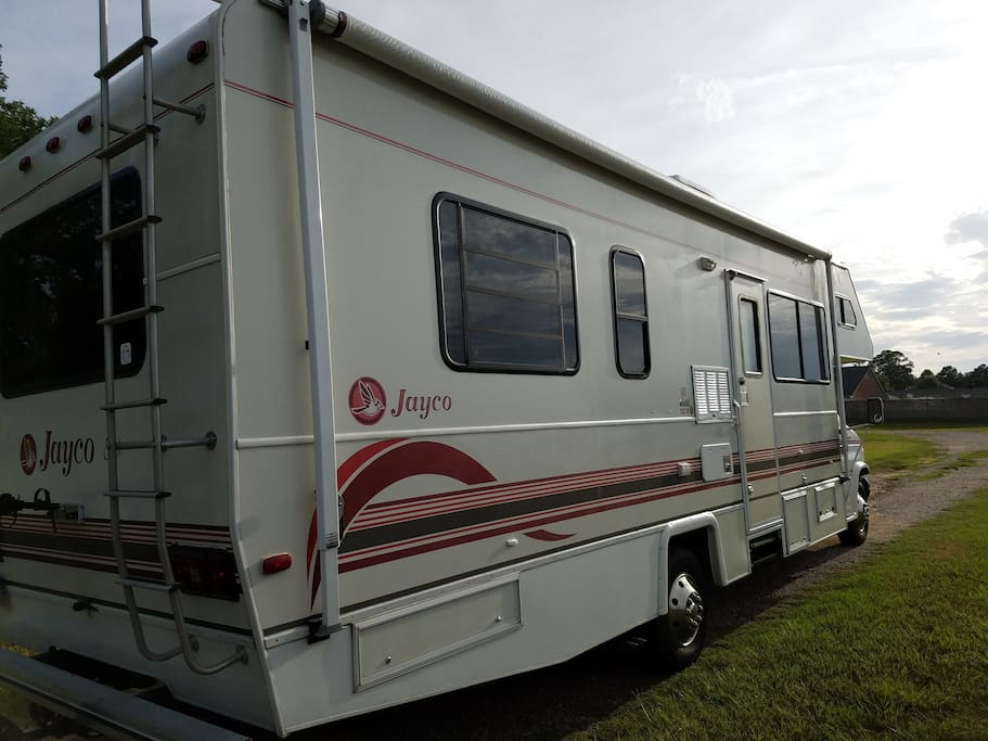 20 ft+ awning to hide from the sun