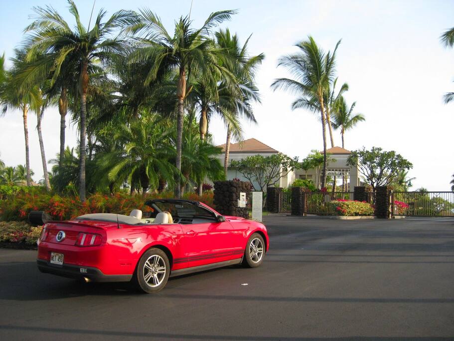 Entering the Waikoloa Beach Colony Villas