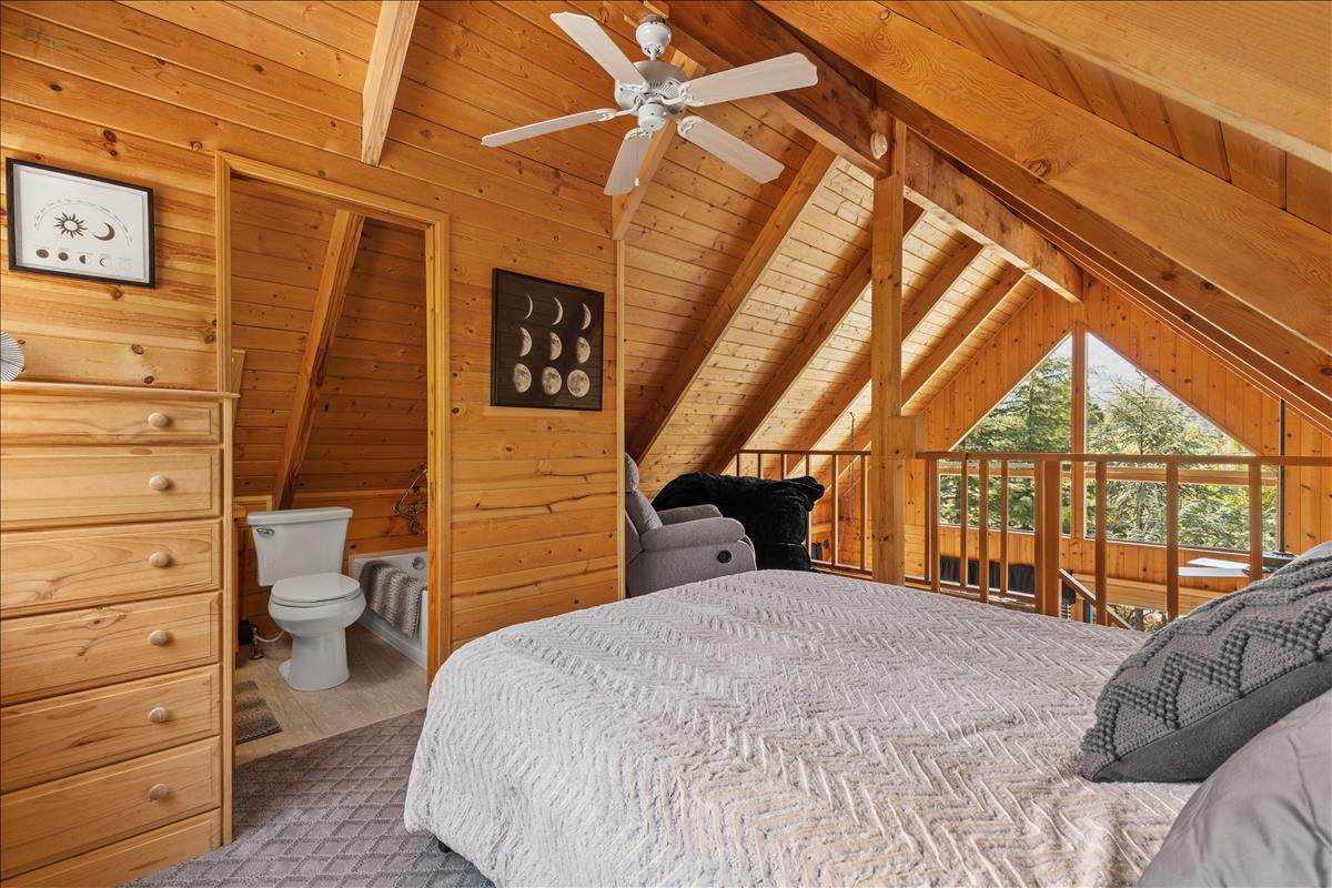 Grizzly Getaway Cabin, Pine Mt. Club - Cabins for Rent in Frazier