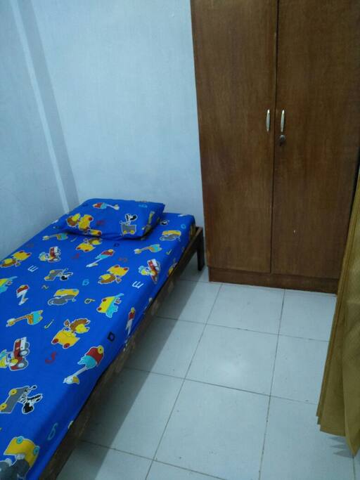single bed room