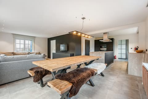 Villa Amelie -- Modern villa @ the beach w. garden