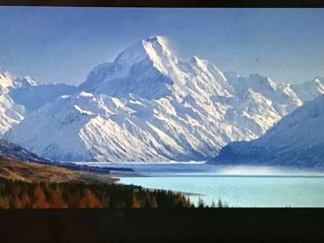 ARCHES . Private Studio 
Hot Tub available .