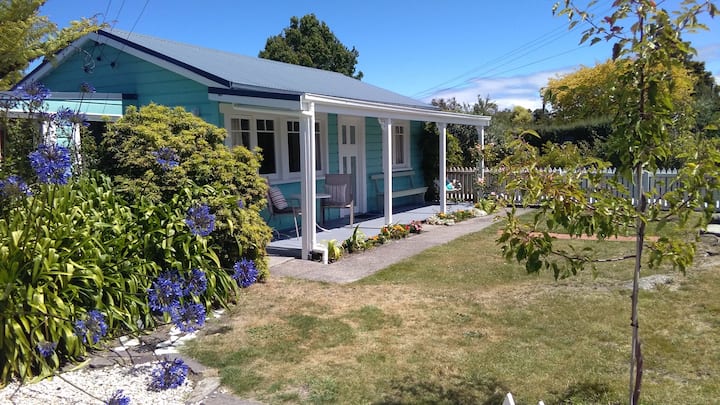 Charming 100+ year old cottage right in  village