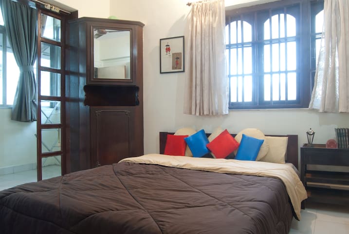 Room Nestled in Bandra Pali Hill