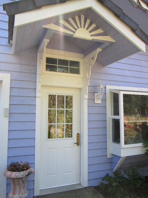 Northwest Giant Crystal Retreat Center Apartments for Rent in Tenino, Washington, United States