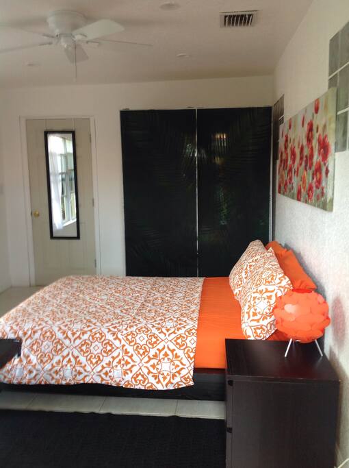 Different angle of room.