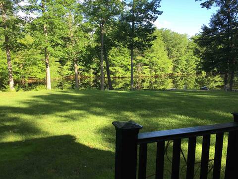 Maine Lake Life! Year Round Paradise!