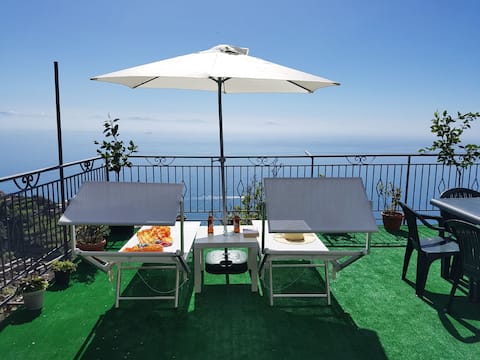Panoramic apartment in Amalfi