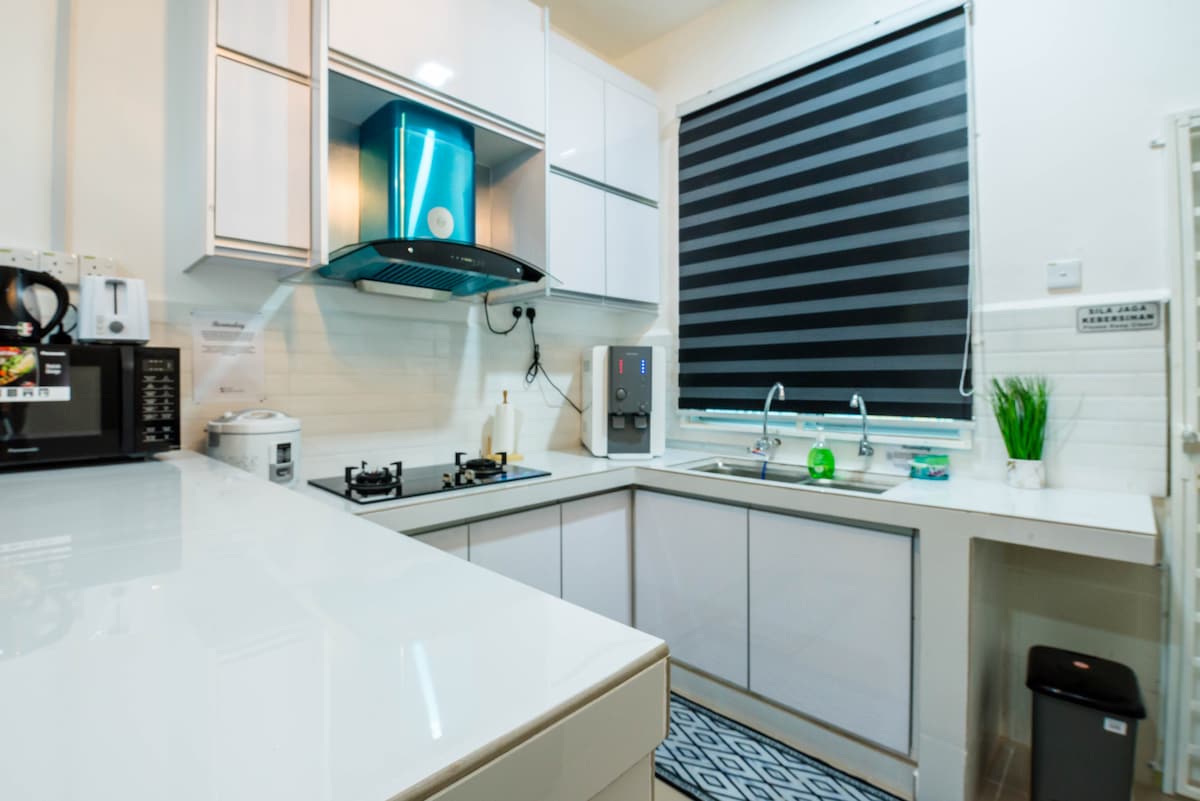 Bermaley Bukit Keluang, Besut - Houses for Rent in Kampung Raja 