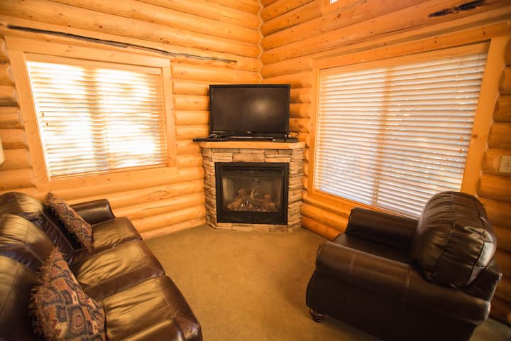 Two Bed Cabin | Hot Tub | Full Kitchen - Island Park, ID
